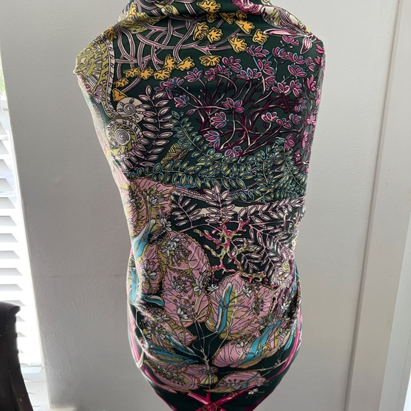 Unicorn Silk Colorful Floral Large Scarf Wrap 52 x 52 Spain - Picture 3 of 9